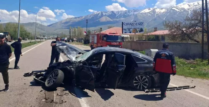 Gevaş’ta Otomobil Takla Attı: 1 Kişi Yaralandı