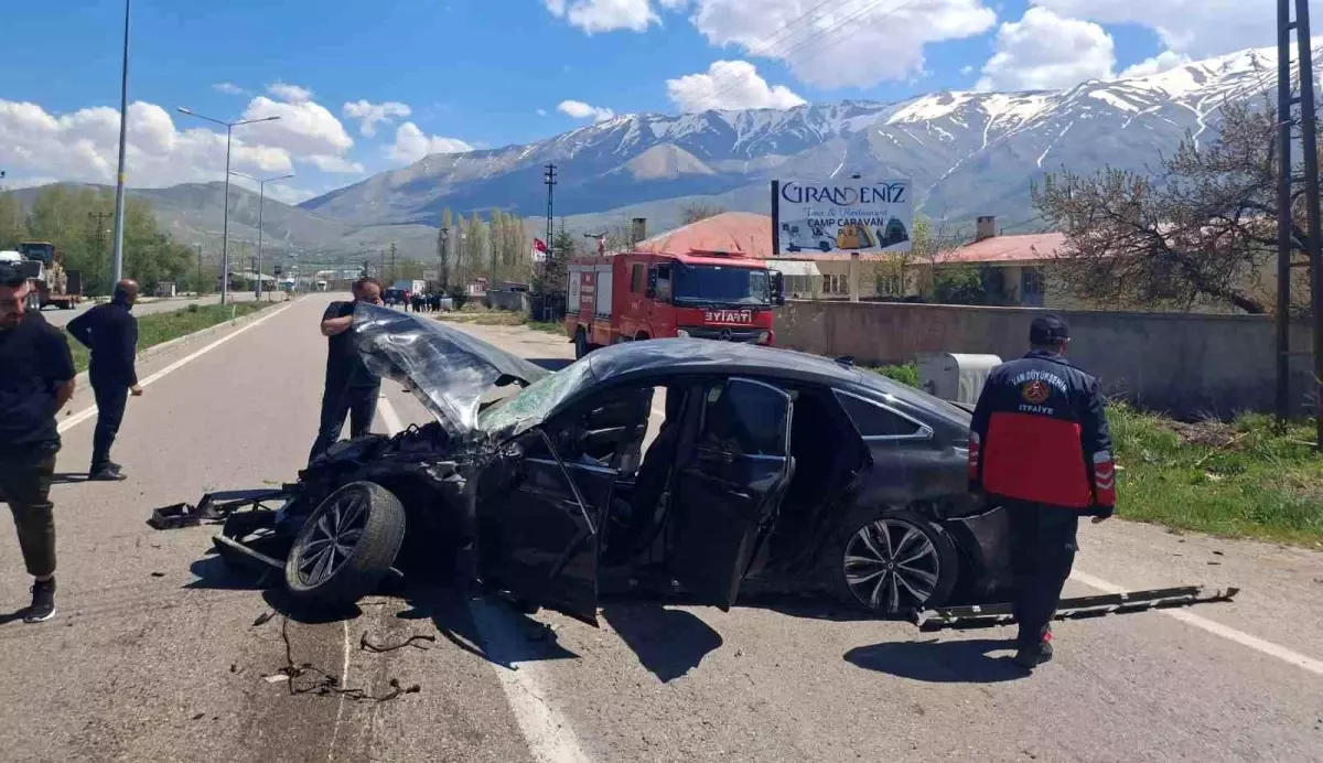 Gevaş’ta Otomobil Takla Attı: 1 Kişi Yaralandı