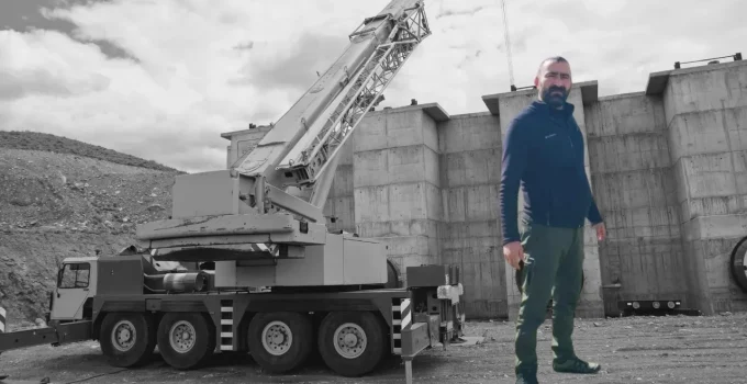 Çatak’ta Acı Olay: Devrilen Vincin Altında Kalan Operatör Hayatını Kaybetti