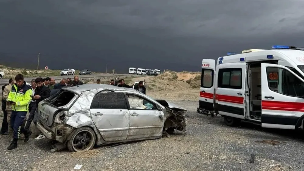 Başkale-Hakkari Karayolunda Takla Atan Otomobilde Sürücü Yaralandı