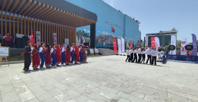 Van’da Gençlik Spor Festivali Coşkuyla Başladı