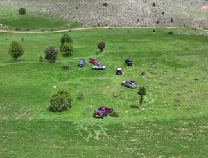 Van Gölü kıyısında off-road heyecanı! Maceraseverler doğayla buluştu