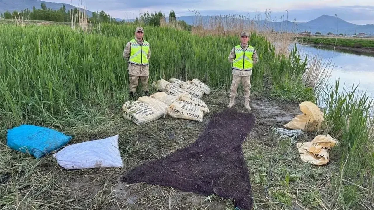 Van’da Kaçak Avcılığa Geçit Yok: 3 Ton 370 Kilo İnci Kefali Ele Geçirildi