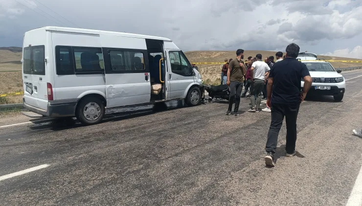 Van’da Feci Kaza: Minibüs ile Motosiklet Çarpıştı, 2 Genç Hayatını Kaybetti