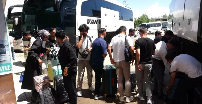Van Otogarı ve Havalimanında Bayram Yoğunluğu: Ek Seferler, Yüksek Fiyatlar