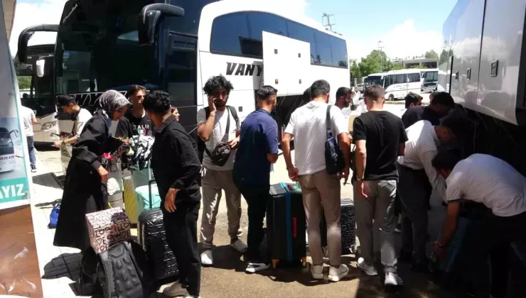 Van Otogarı ve Havalimanında Bayram Yoğunluğu: Ek Seferler, Yüksek Fiyatlar