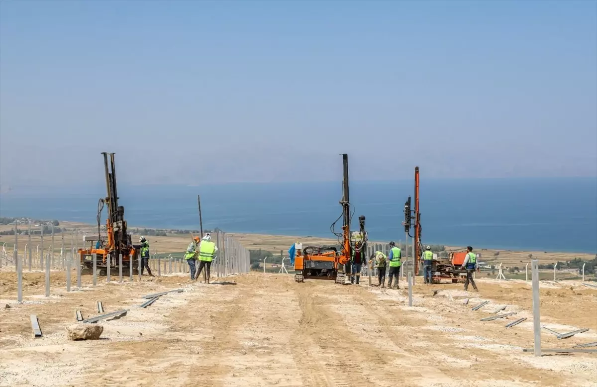 Van’da Dev Yatırım: Güneş Enerji Santrali Başladı