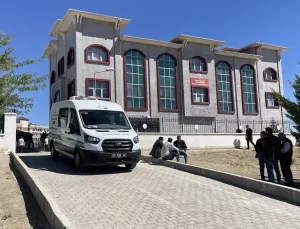 Van’da Silahlı Saldırıda Hayatını Kaybeden Anne ve İki Oğlu Toprağa Verildi