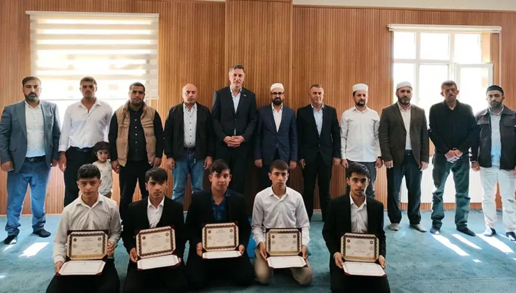 Gürpınar’da Hafızlık Belgesi Töreni