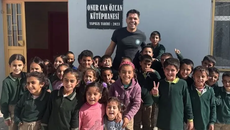 Emir Can İğrek, Van’daki kütüphanesini yeniden ziyaret etti