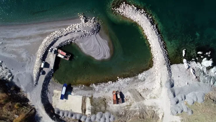 Tuşba’daki Balıkçı Limanı Kuraklıkla Mücadele Ediyor