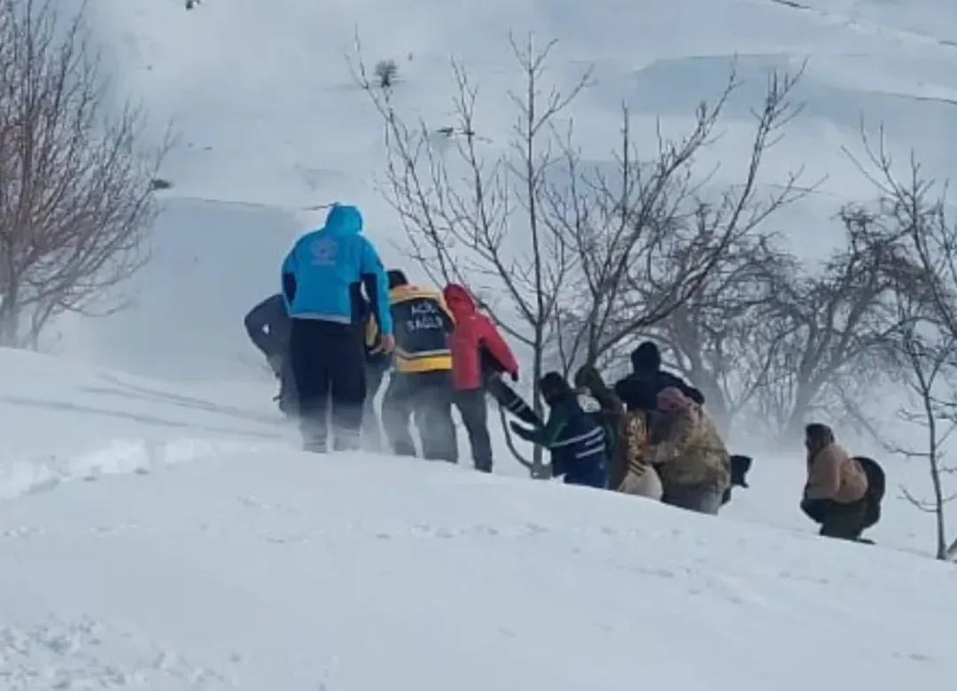 Bahçesaray’da Hamile Hasta Helikopterle Van’a Sevk Edildi